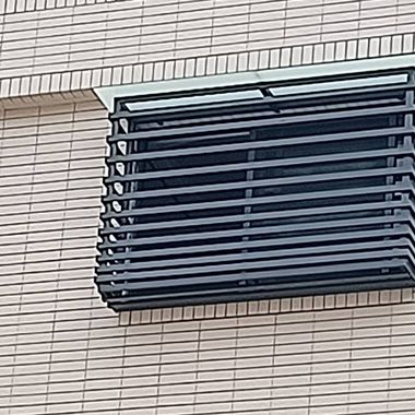 藝術格柵窗與雨遮.jpg